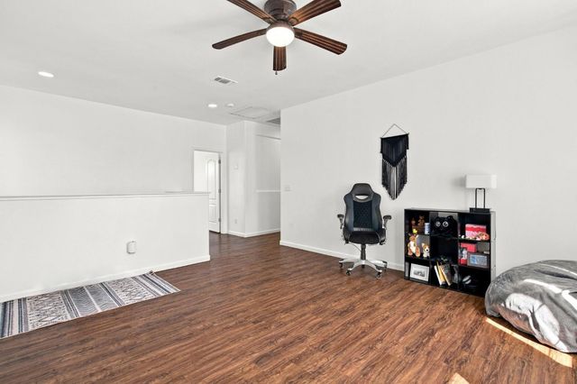 17990 Hidden Well Ln, Lathrop, CA 95330
