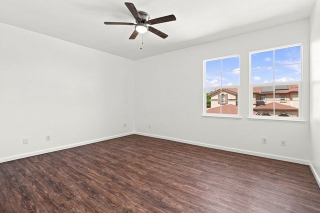 17990 Hidden Well Ln, Lathrop, CA 95330