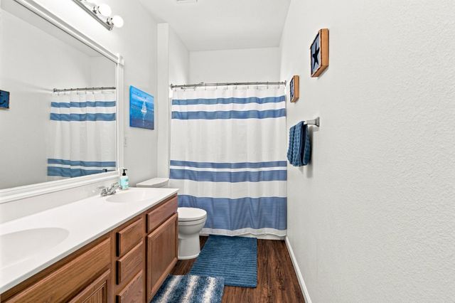 17990 Hidden Well Ln, Lathrop, CA 95330