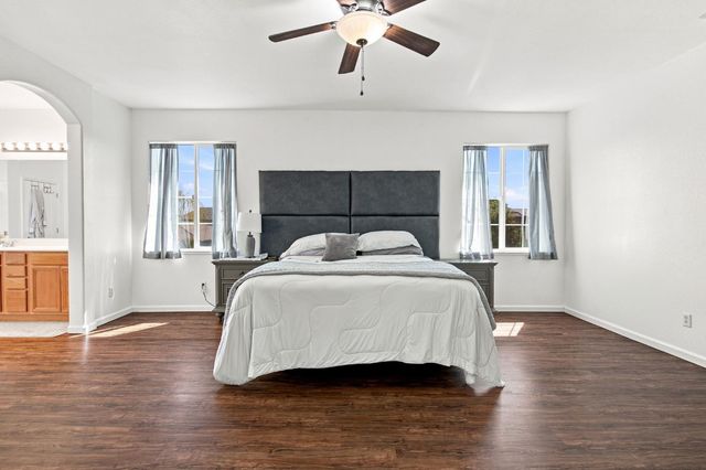 17990 Hidden Well Ln, Lathrop, CA 95330