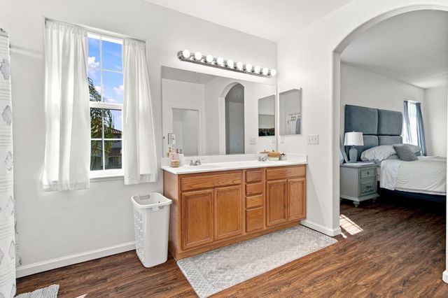 17990 Hidden Well Ln, Lathrop, CA 95330