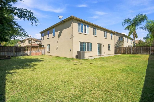 17990 Hidden Well Ln, Lathrop, CA 95330