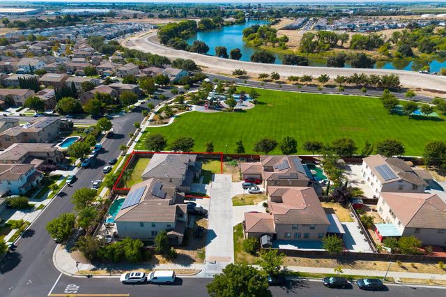 17990 Hidden Well Ln, Lathrop, CA 95330