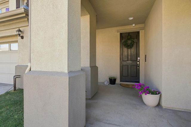17990 Hidden Well Ln, Lathrop, CA 95330