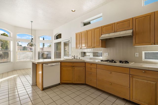 11315 Penfield Lane NE, Albuquerque, NM 87111