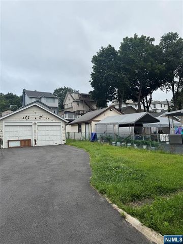 116 Berkeley Avenue, Bloomfield, NJ 07003
