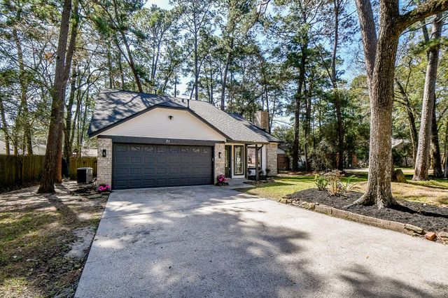 21 Edgewood Forest Ct, The Woodlands, TX 77381