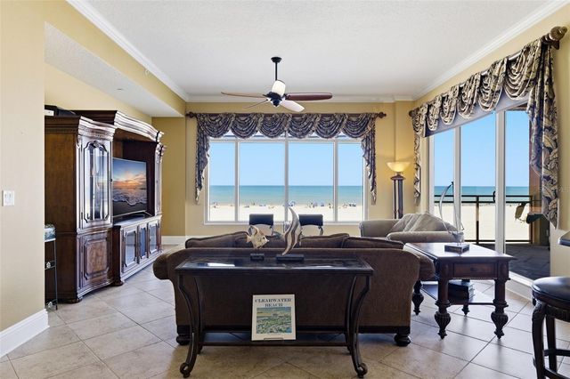 11 BAYMONT STREET 302, Clearwater Beach, FL 33767