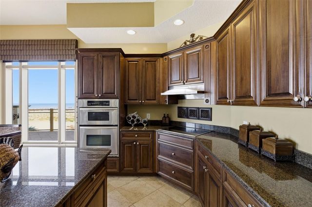 11 BAYMONT STREET 302, Clearwater Beach, FL 33767