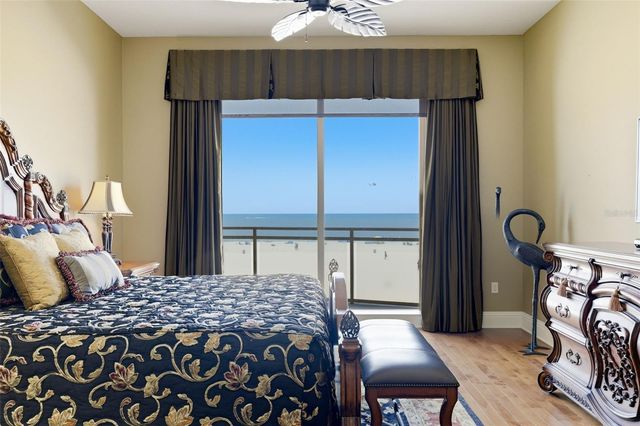 11 BAYMONT STREET 302, Clearwater Beach, FL 33767