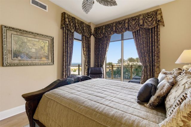 11 BAYMONT STREET 302, Clearwater Beach, FL 33767