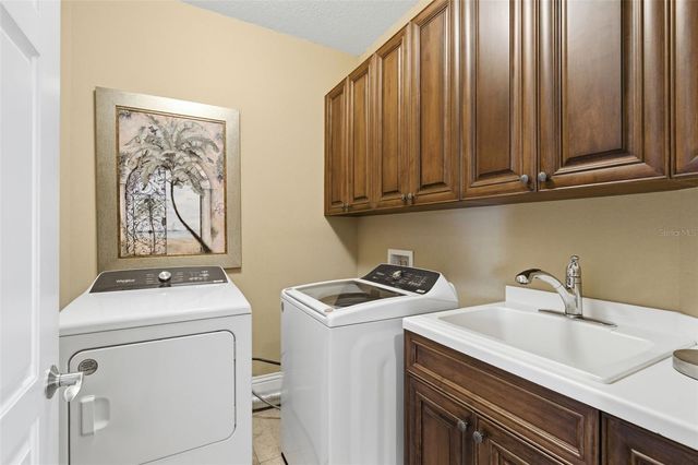 11 BAYMONT STREET 302, Clearwater Beach, FL 33767