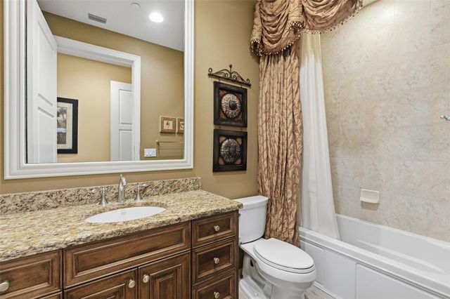 11 BAYMONT STREET 302, Clearwater Beach, FL 33767