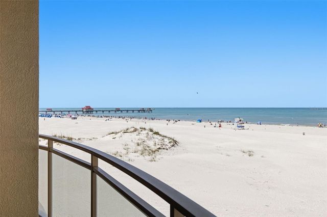 11 BAYMONT STREET 302, Clearwater Beach, FL 33767
