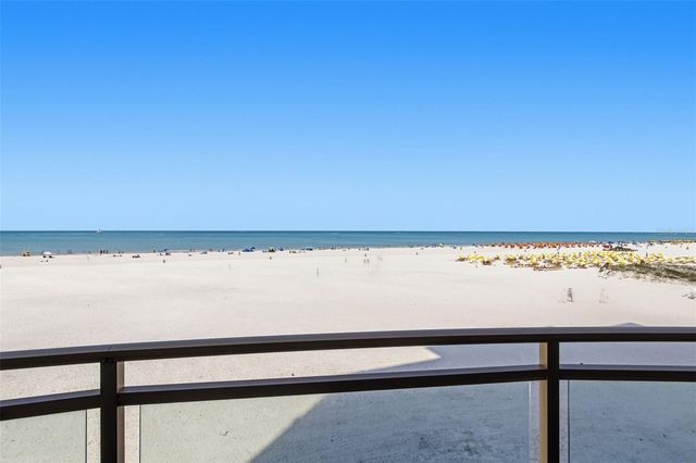 11 BAYMONT STREET 302, Clearwater Beach, FL 33767