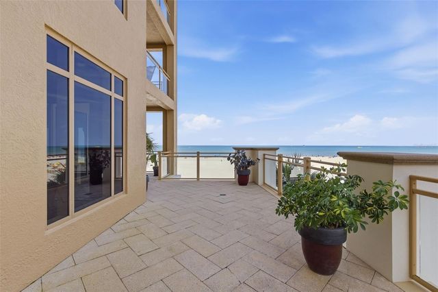 11 BAYMONT STREET 302, Clearwater Beach, FL 33767
