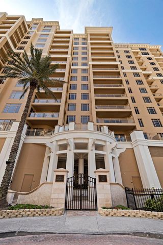 11 BAYMONT STREET 302, Clearwater Beach, FL 33767