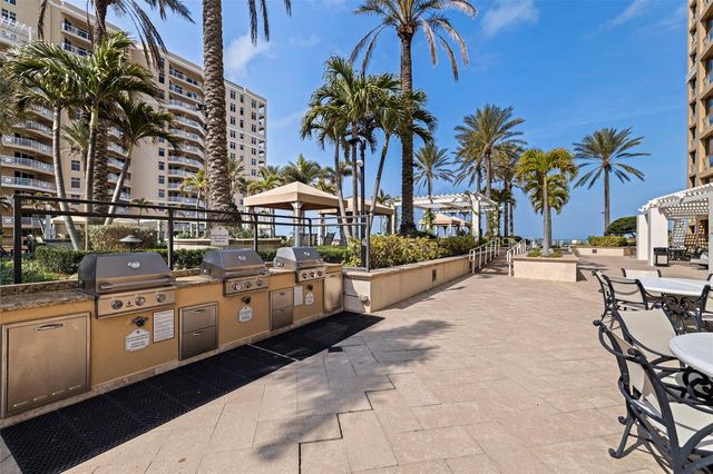 11 BAYMONT STREET 302, Clearwater Beach, FL 33767