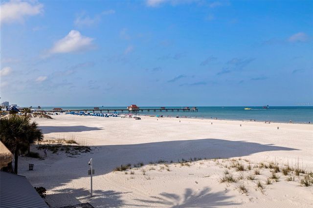 11 BAYMONT STREET 302, Clearwater Beach, FL 33767