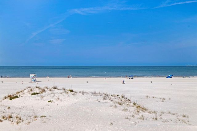 11 BAYMONT STREET 302, Clearwater Beach, FL 33767