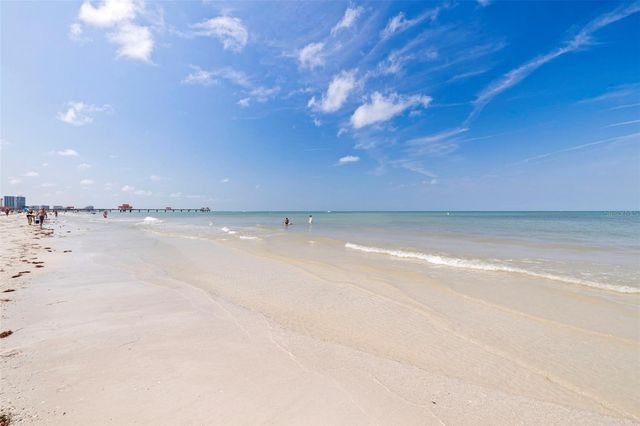 11 BAYMONT STREET 302, Clearwater Beach, FL 33767