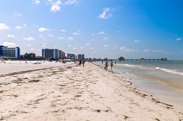11 BAYMONT STREET 302, Clearwater Beach, FL 33767