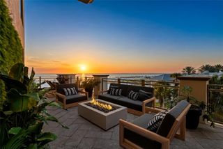 11 BAYMONT STREET 302, Clearwater Beach, FL 33767
