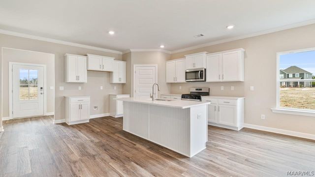1724 Windsor Hill Lane, Montgomery, AL 36106