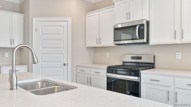 1724 Windsor Hill Lane, Montgomery, AL 36106