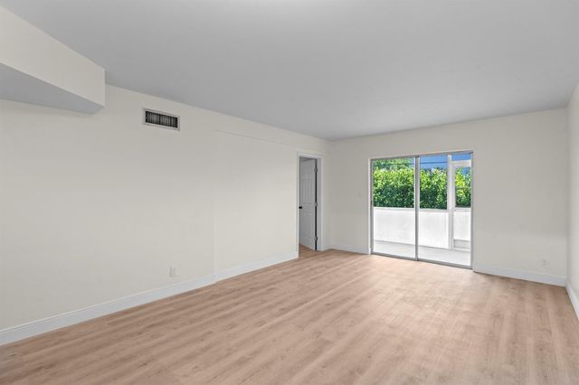 2647 Garden Drive 101, Lake Worth, FL 33461