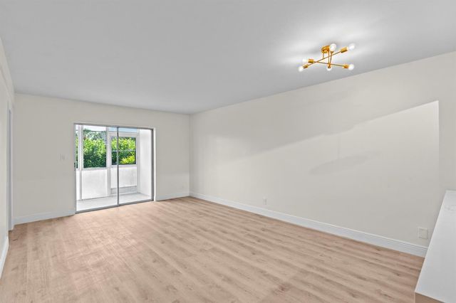 2647 Garden Drive 101, Lake Worth, FL 33461