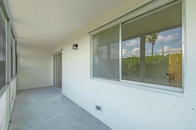 2647 Garden Drive 101, Lake Worth, FL 33461