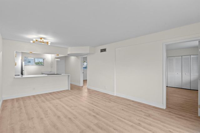 2647 Garden Drive 101, Lake Worth, FL 33461