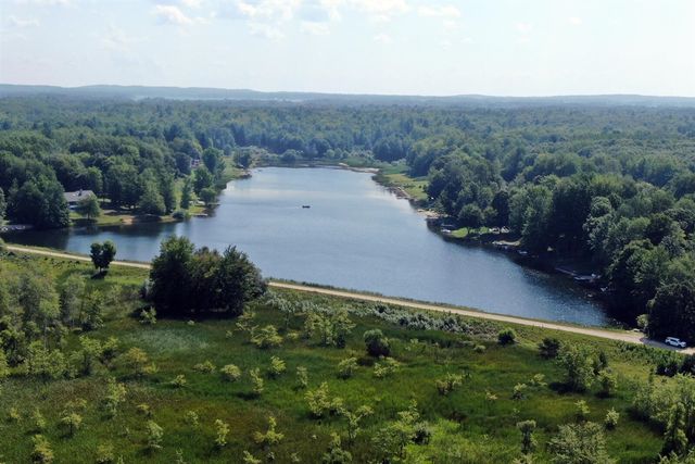 6127 Fawn Lake Drive, Canadian Lakes, MI 49346