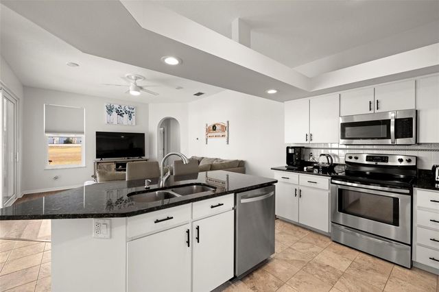 6140 SILVER OAKS DRIVE, Zephyrhills, FL 33542