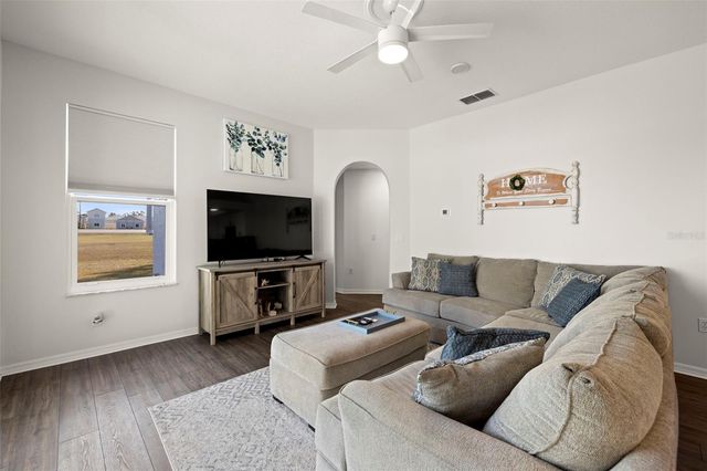 6140 SILVER OAKS DRIVE, Zephyrhills, FL 33542