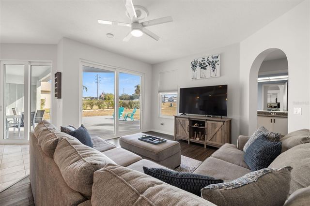 6140 SILVER OAKS DRIVE, Zephyrhills, FL 33542