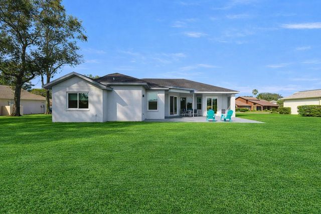 6140 SILVER OAKS DRIVE, Zephyrhills, FL 33542