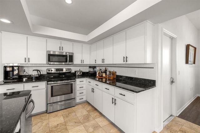 6140 SILVER OAKS DRIVE, Zephyrhills, FL 33542