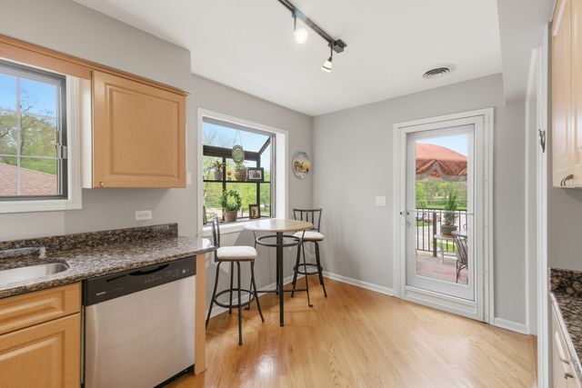 385 Duane Street 304, Glen Ellyn, IL 60137