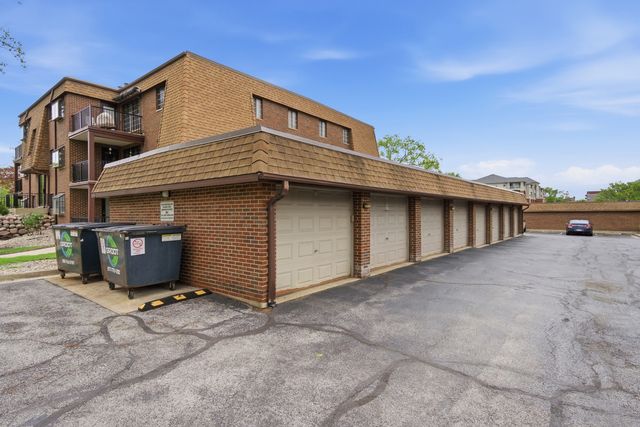 385 Duane Street 304, Glen Ellyn, IL 60137