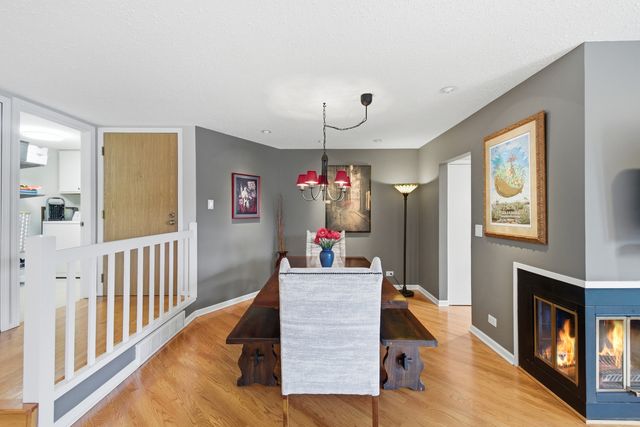 385 Duane Street 304, Glen Ellyn, IL 60137