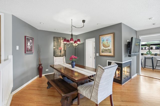 385 Duane Street 304, Glen Ellyn, IL 60137