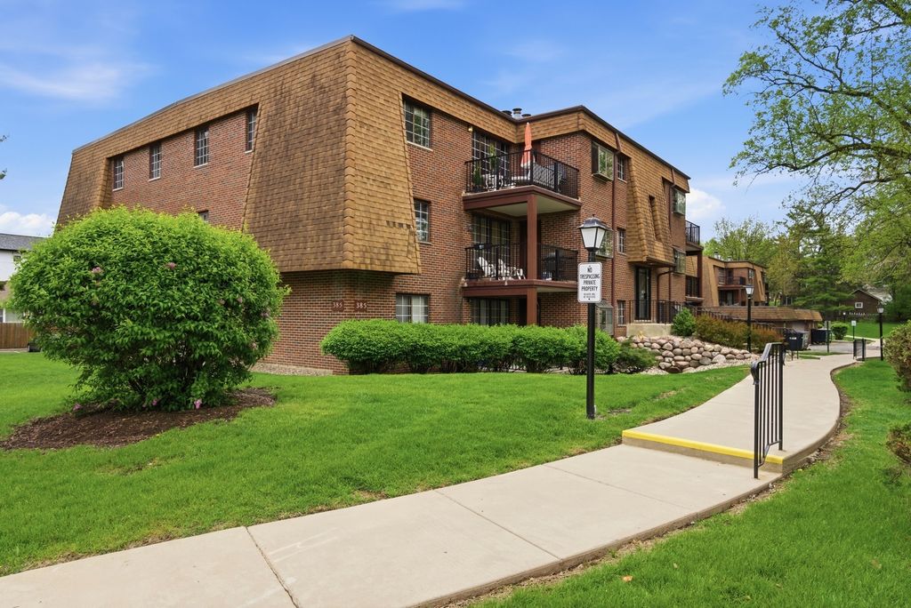 385 Duane Street 304, Glen Ellyn, IL 60137