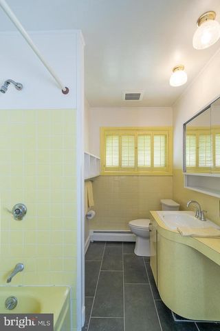 28 RUST HILL RD, Levittown, PA 19056
