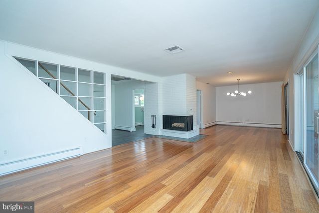28 RUST HILL RD, Levittown, PA 19056