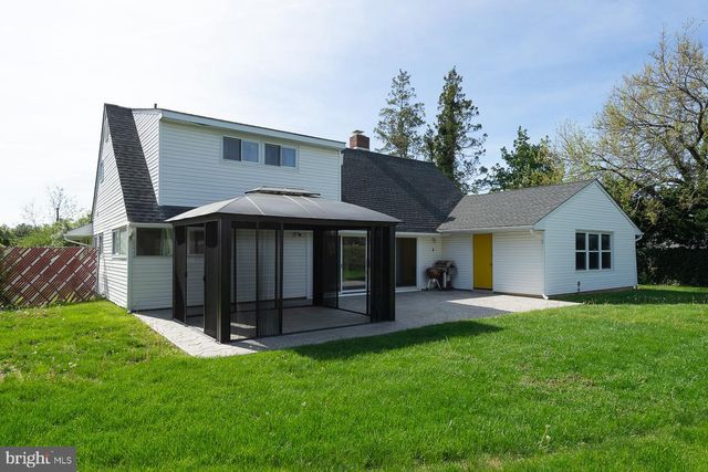 28 RUST HILL RD, Levittown, PA 19056