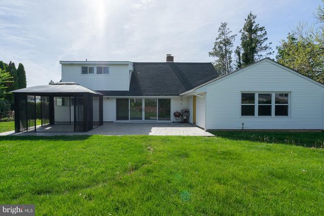 28 RUST HILL RD, Levittown, PA 19056