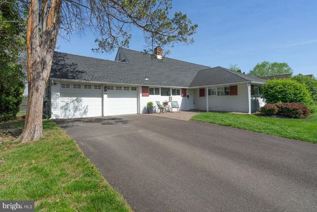 28 RUST HILL RD, Levittown, PA 19056