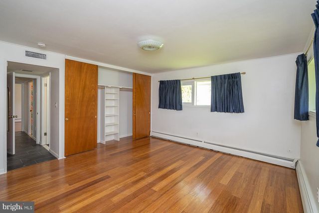28 RUST HILL RD, Levittown, PA 19056